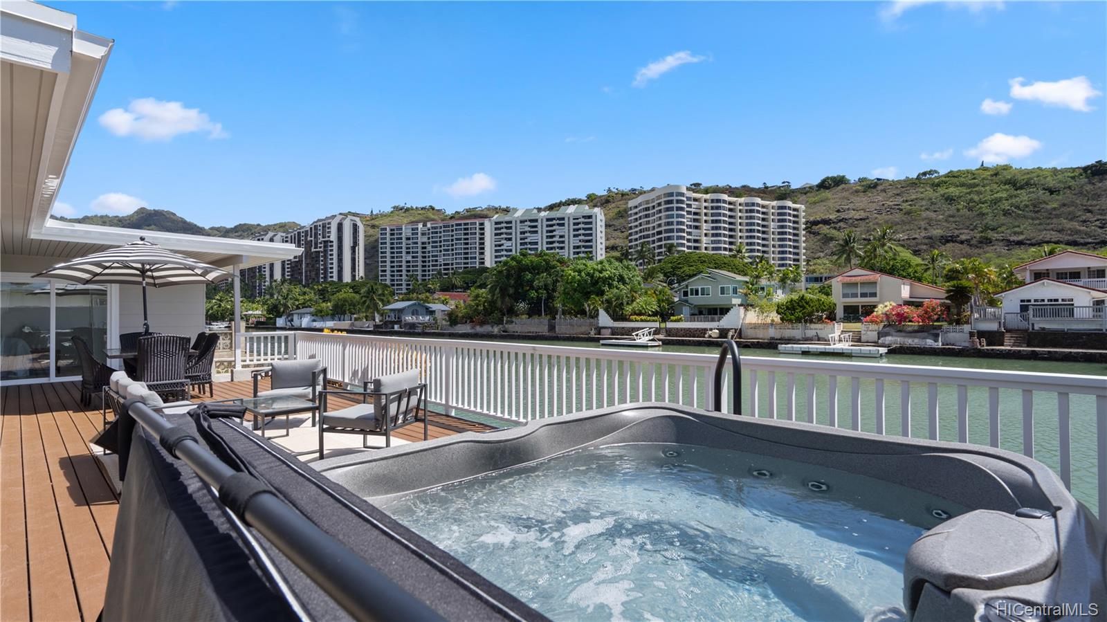 635 Kumukahi Place Honolulu, HI 96825