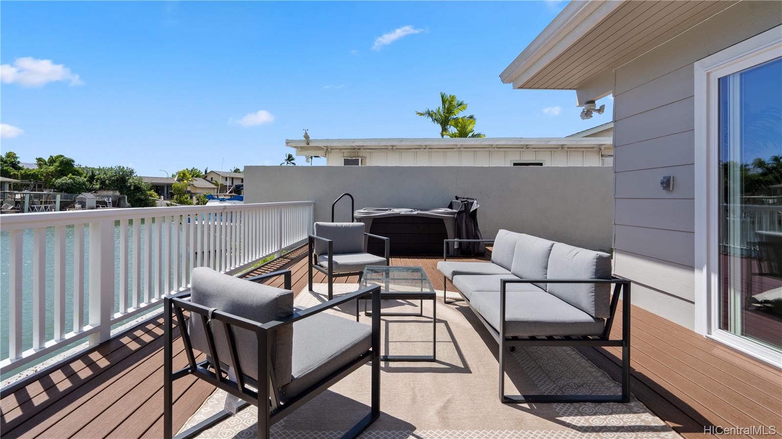 635 Kumukahi Place Honolulu, HI 96825