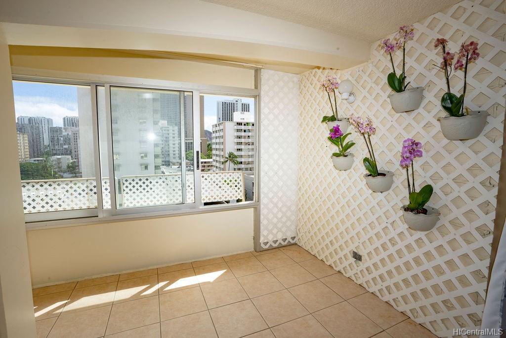 225 Kaiulani Avenue #801, Honolulu, HI 96815