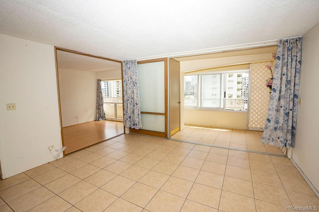 225 Kaiulani Avenue #801, Honolulu, HI 96815