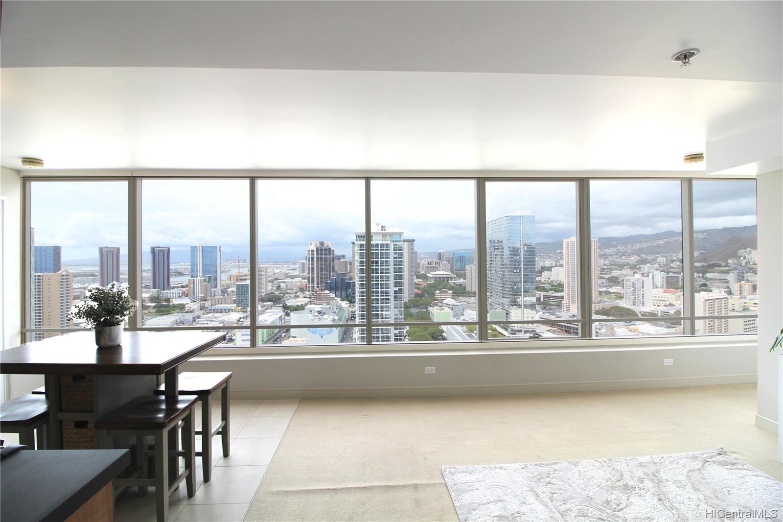 1009 Kapiolani Boulevard #3610, Honolulu, HI 96814