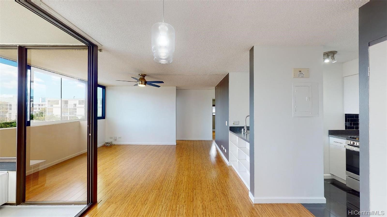 1571 Piikoi Street #205, Honolulu, HI 96822