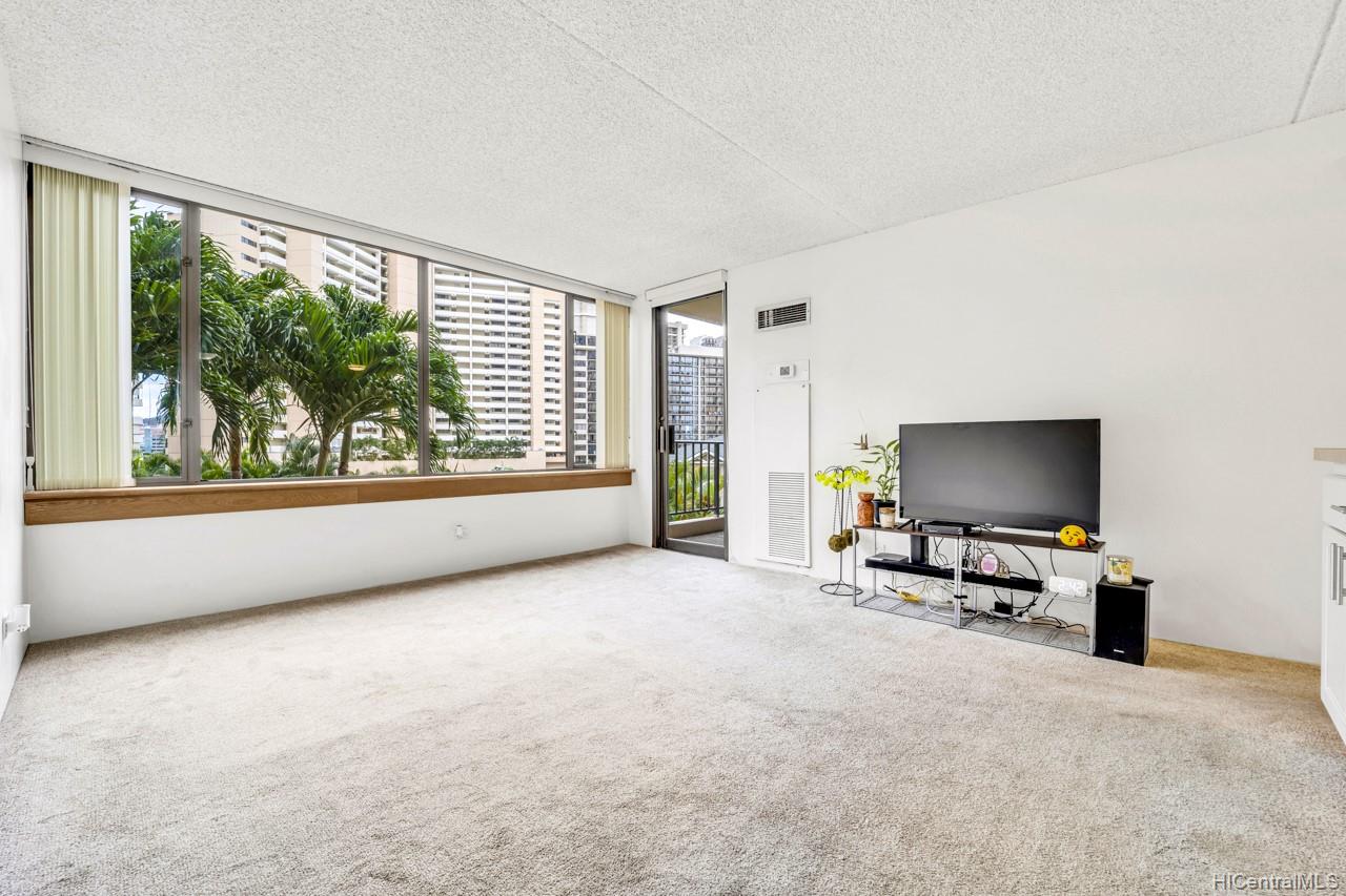 411 Hobron Lane #611, Honolulu, HI 96815