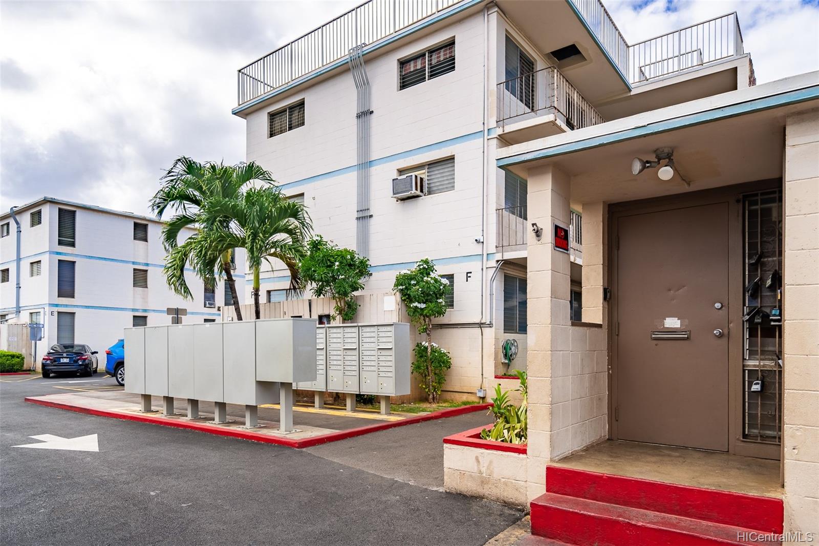 94-245 Leowahine Streets #B228, Waipahu, HI 96797