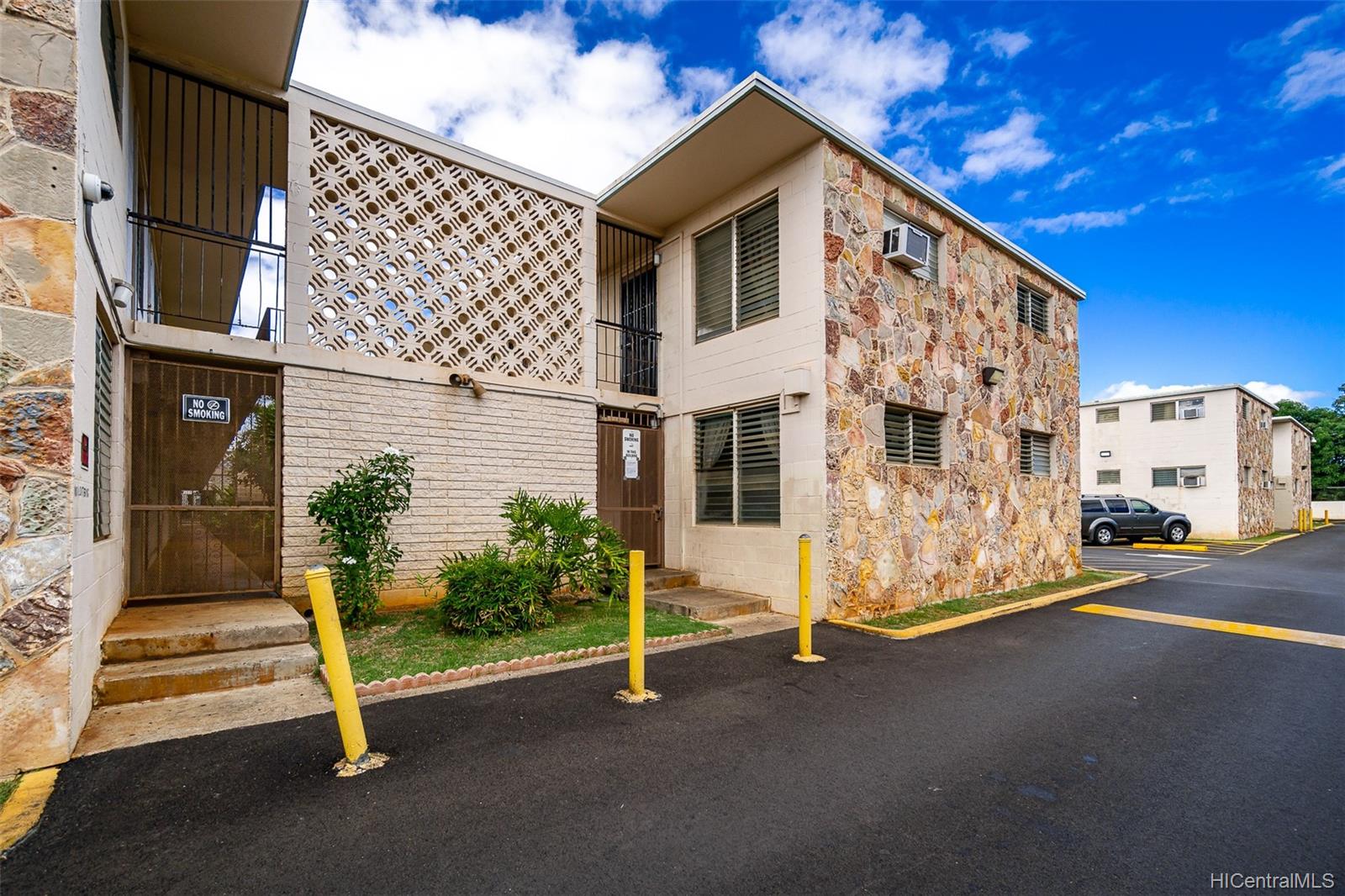 94-245 Leowahine Streets #B228, Waipahu, HI 96797