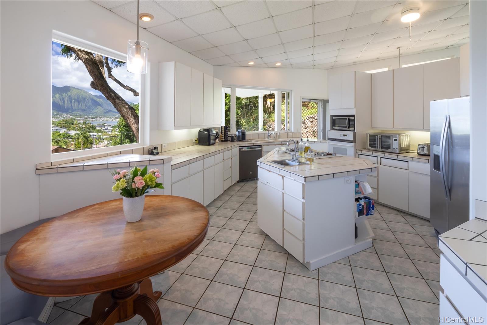 44-122 Ikeanani Drive Kaneohe, HI 96744