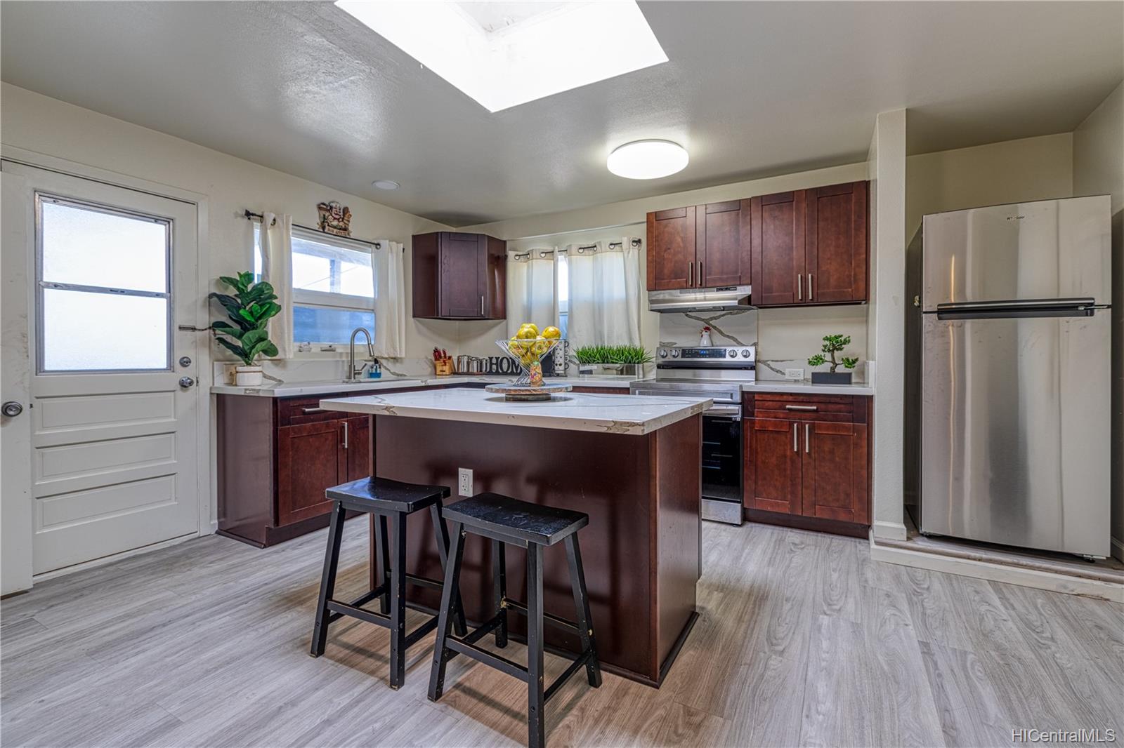 99-821 Halawa Hts Road Aiea, HI 96701