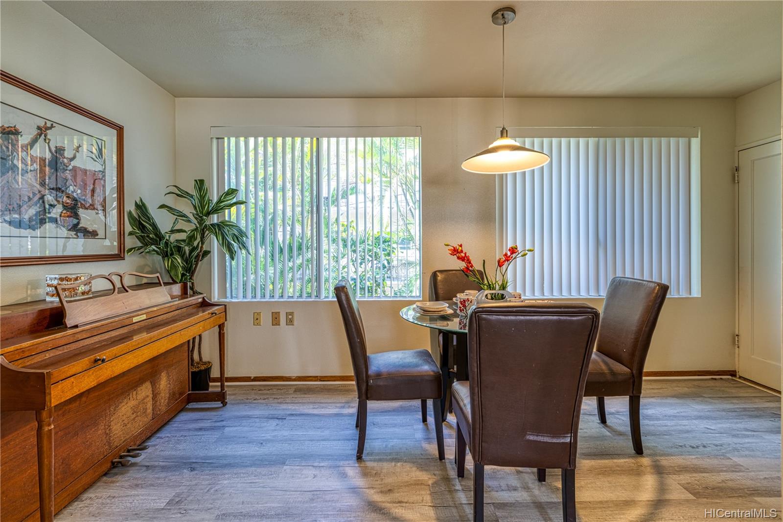 99-821 Halawa Hts Road Aiea, HI 96701
