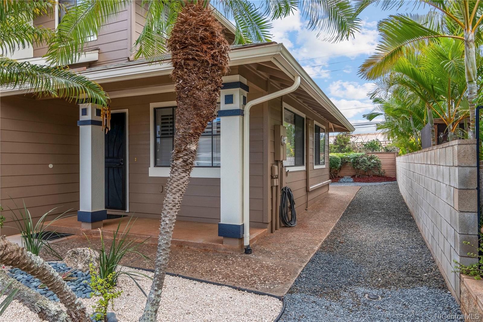 94-1023 Pouhana Way #14, Waipahu, HI 96797