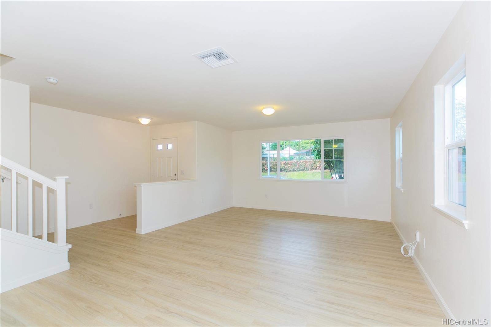 94-470 Paiwa Street #2, Waipahu, HI 96797