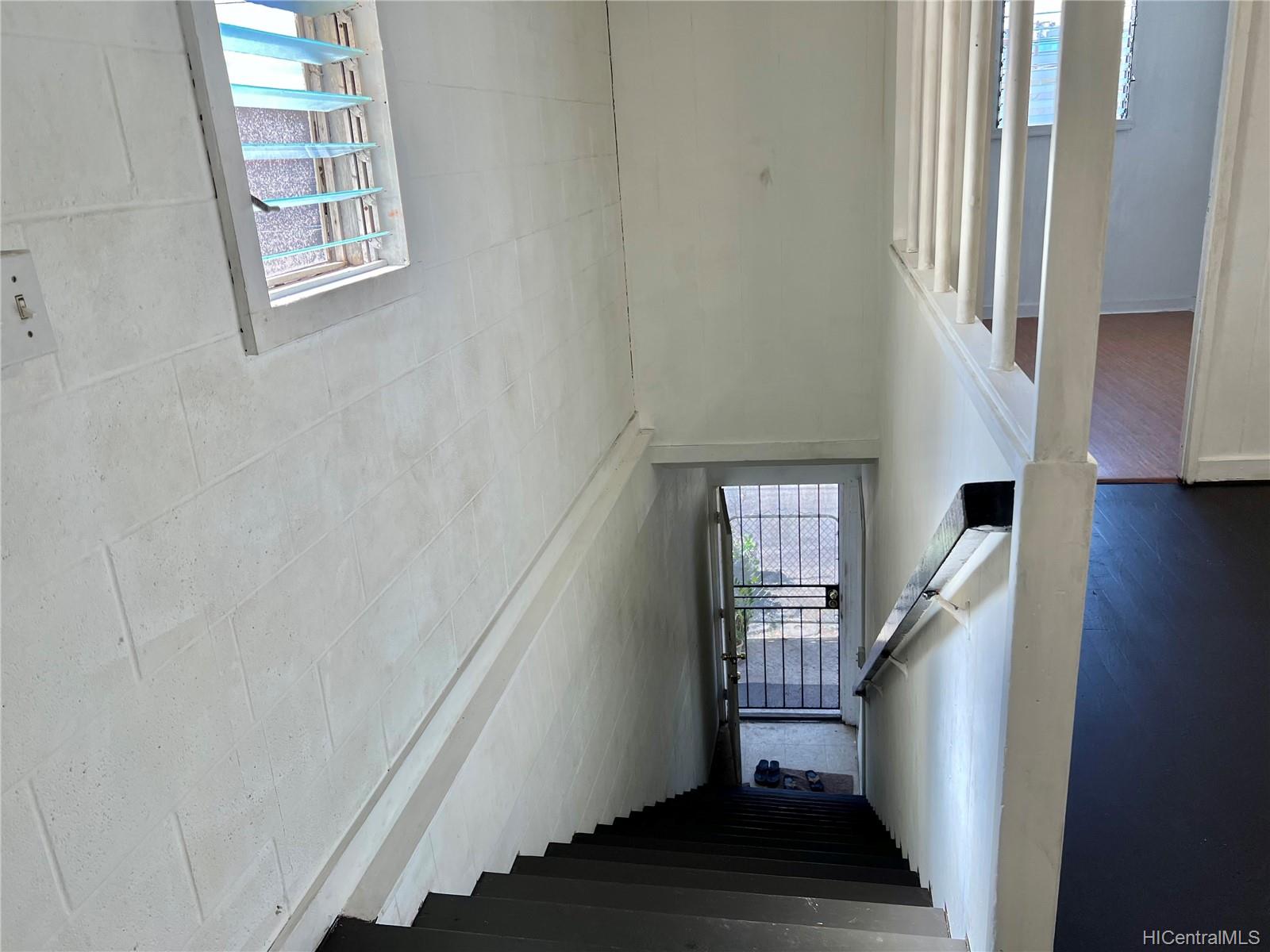 2015 Waterhouse Street Honolulu, HI 96819