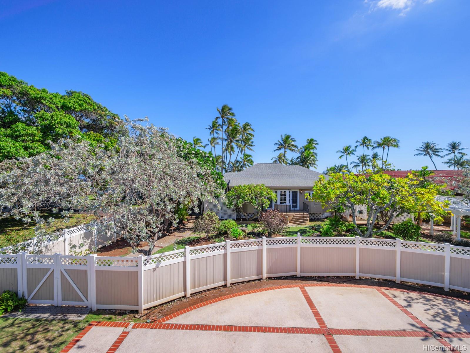4929 Kalanianaole Highway Honolulu, HI 96821