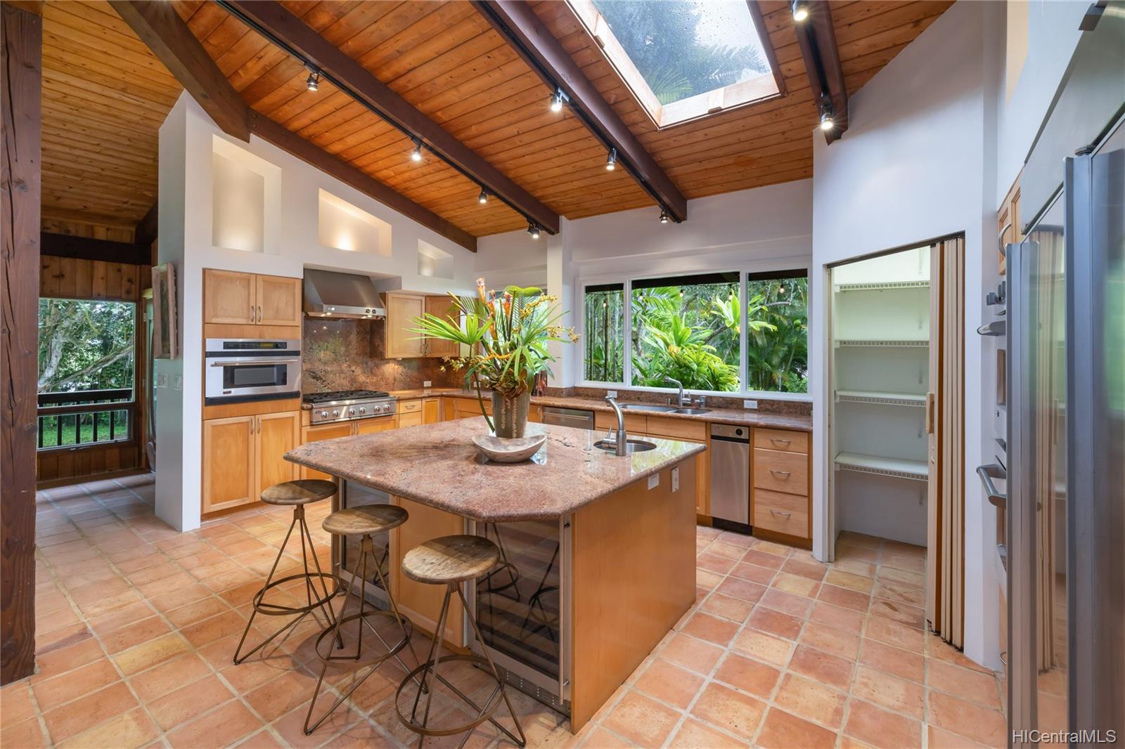 41-1200 Waikupanaha Street Waimanalo, HI 96795
