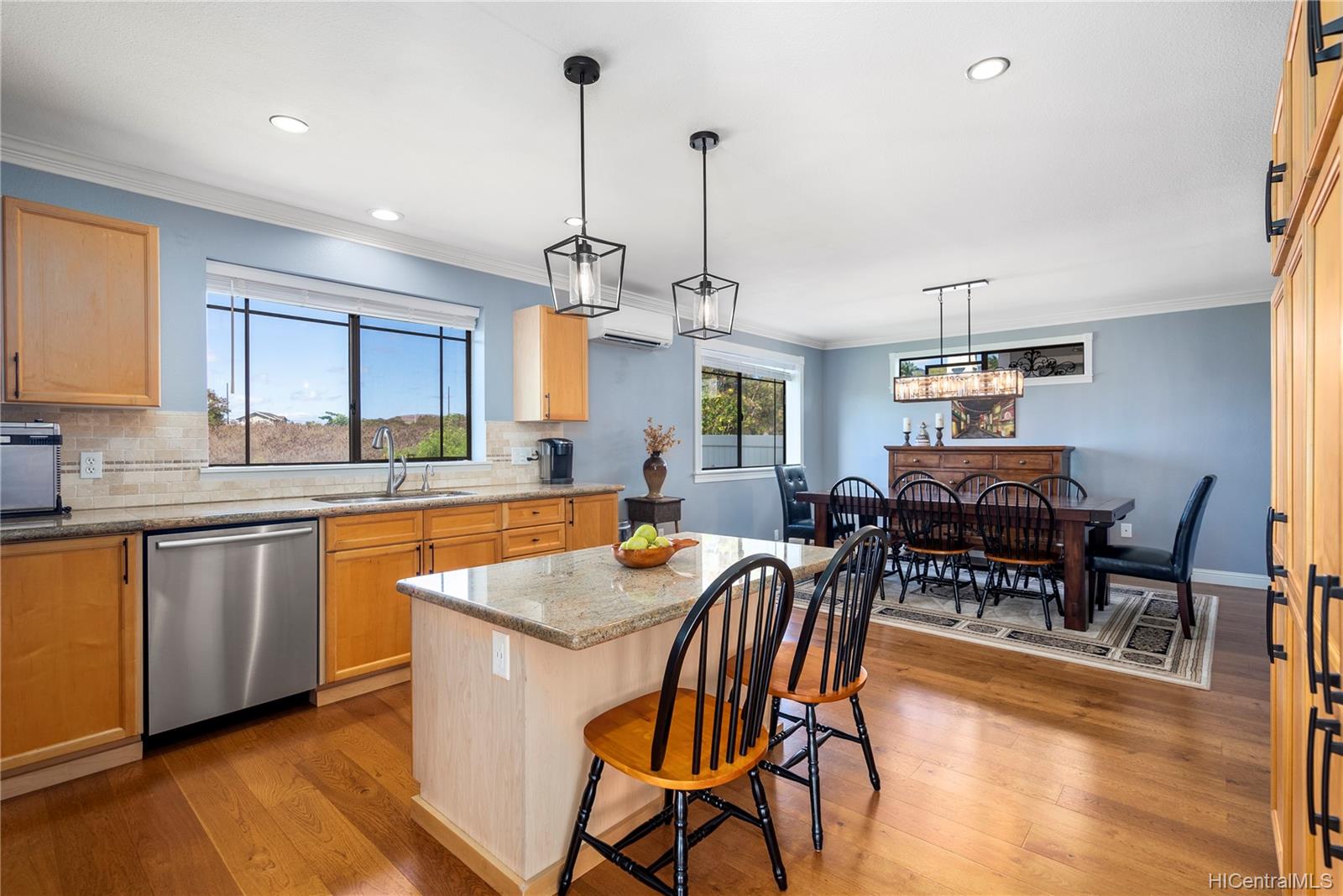 94-1037 Mauele Street Waipahu, HI 96797