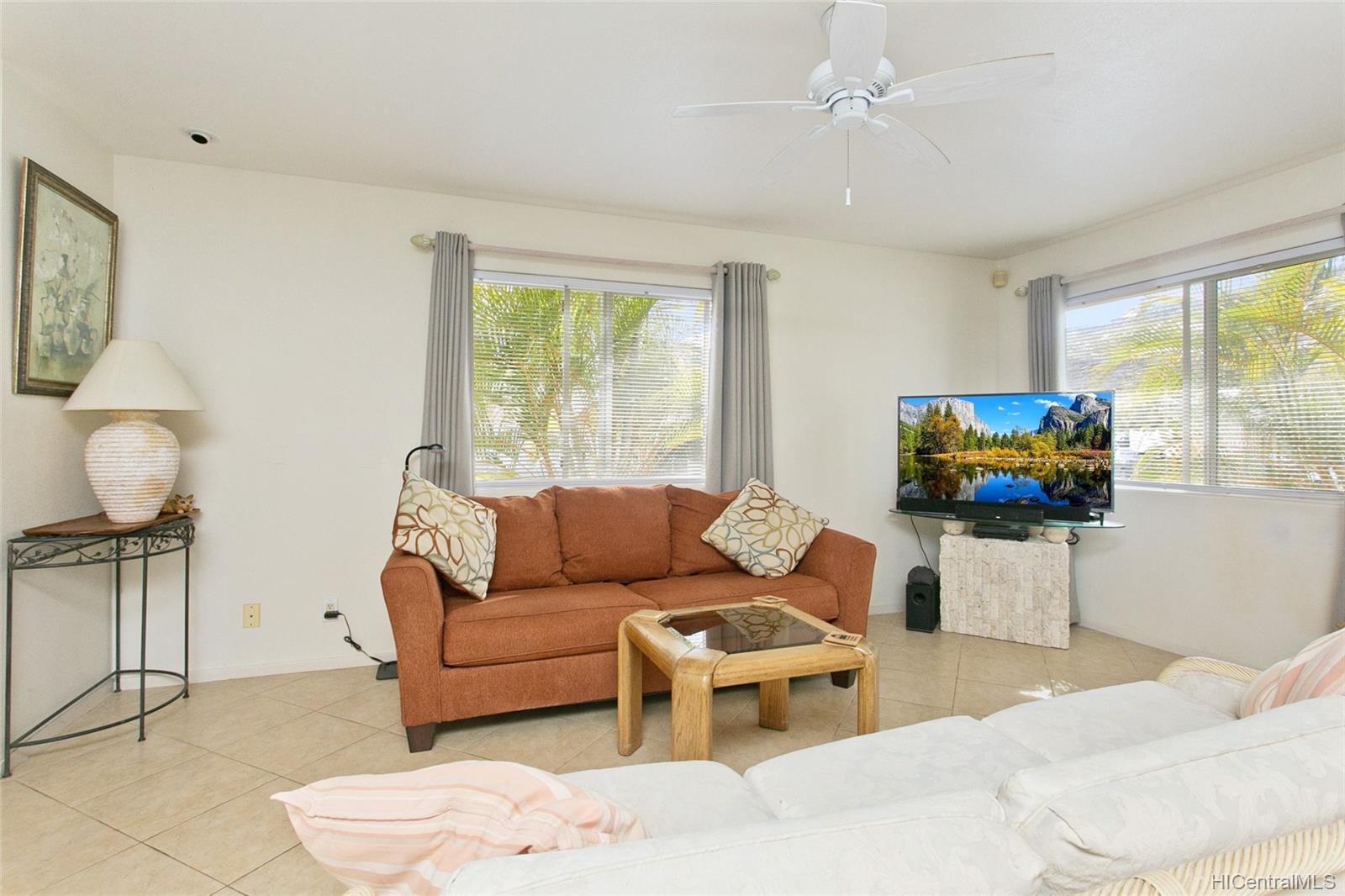 623 Inuwai Place Honolulu, HI 96825