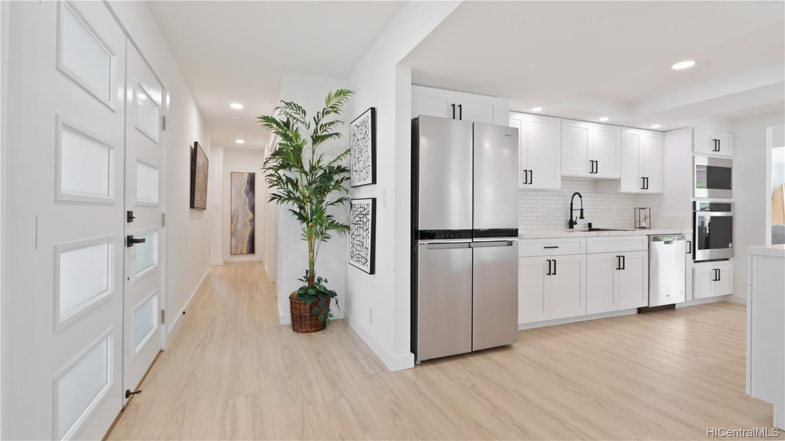635 Kumukahi Place Honolulu, HI 96825