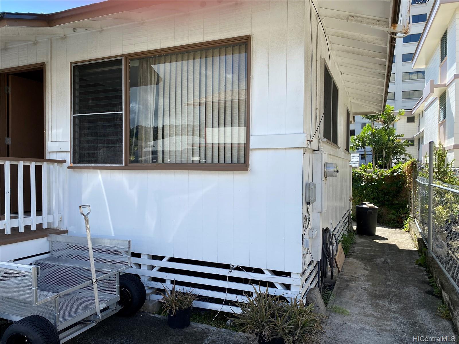 407 Paui Place Honolulu, HI 96817