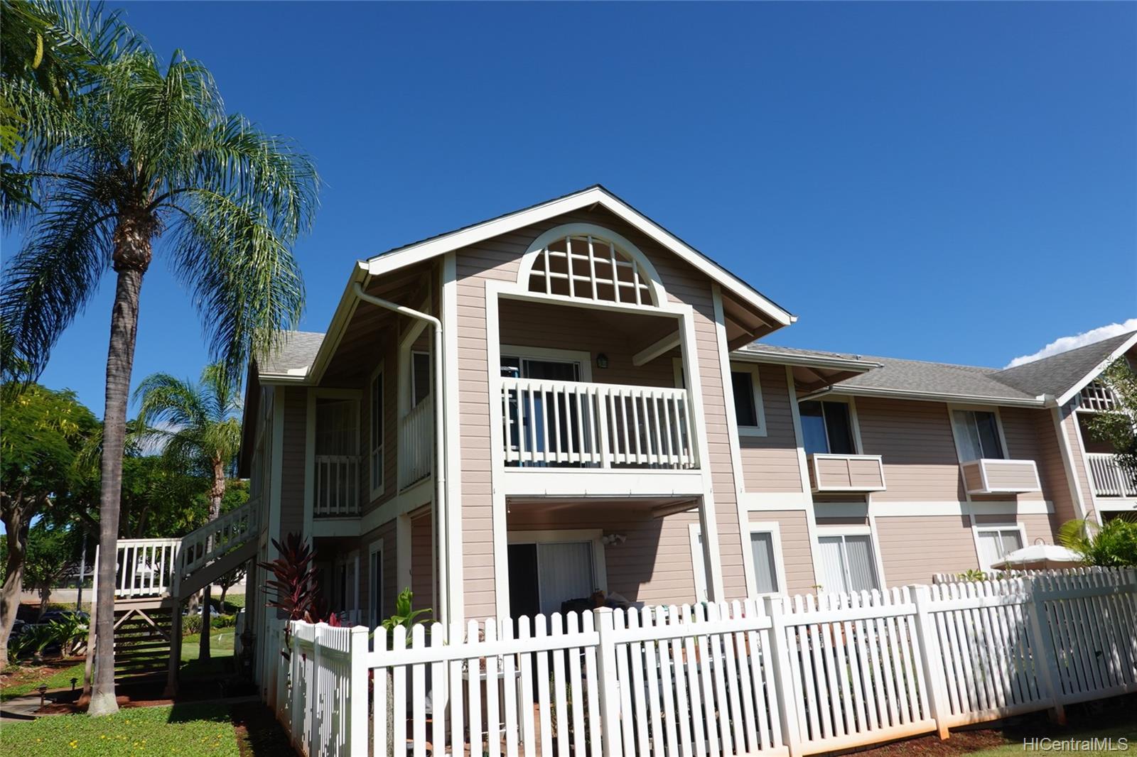 94-537 Lumiaina Street #W202, Waipahu, HI 96797