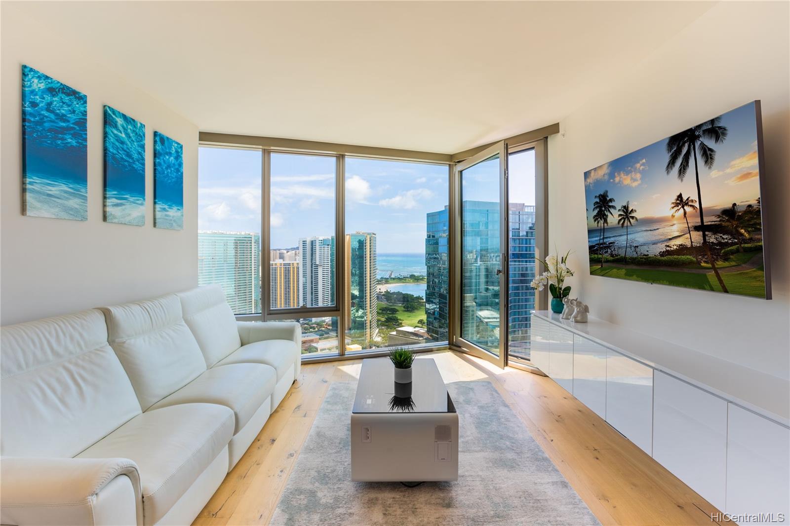 1001 Queen Street #3504, Honolulu, HI 96814