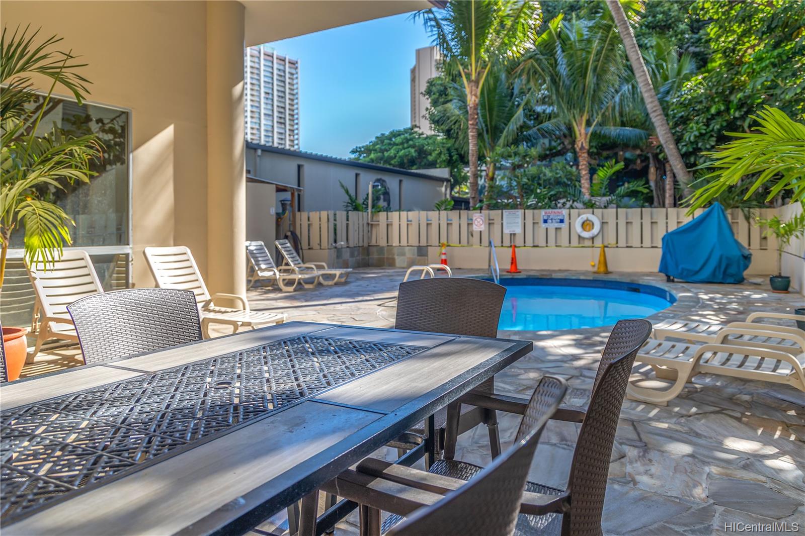 444 Kanekapolei Street #1406, Honolulu, HI 96815