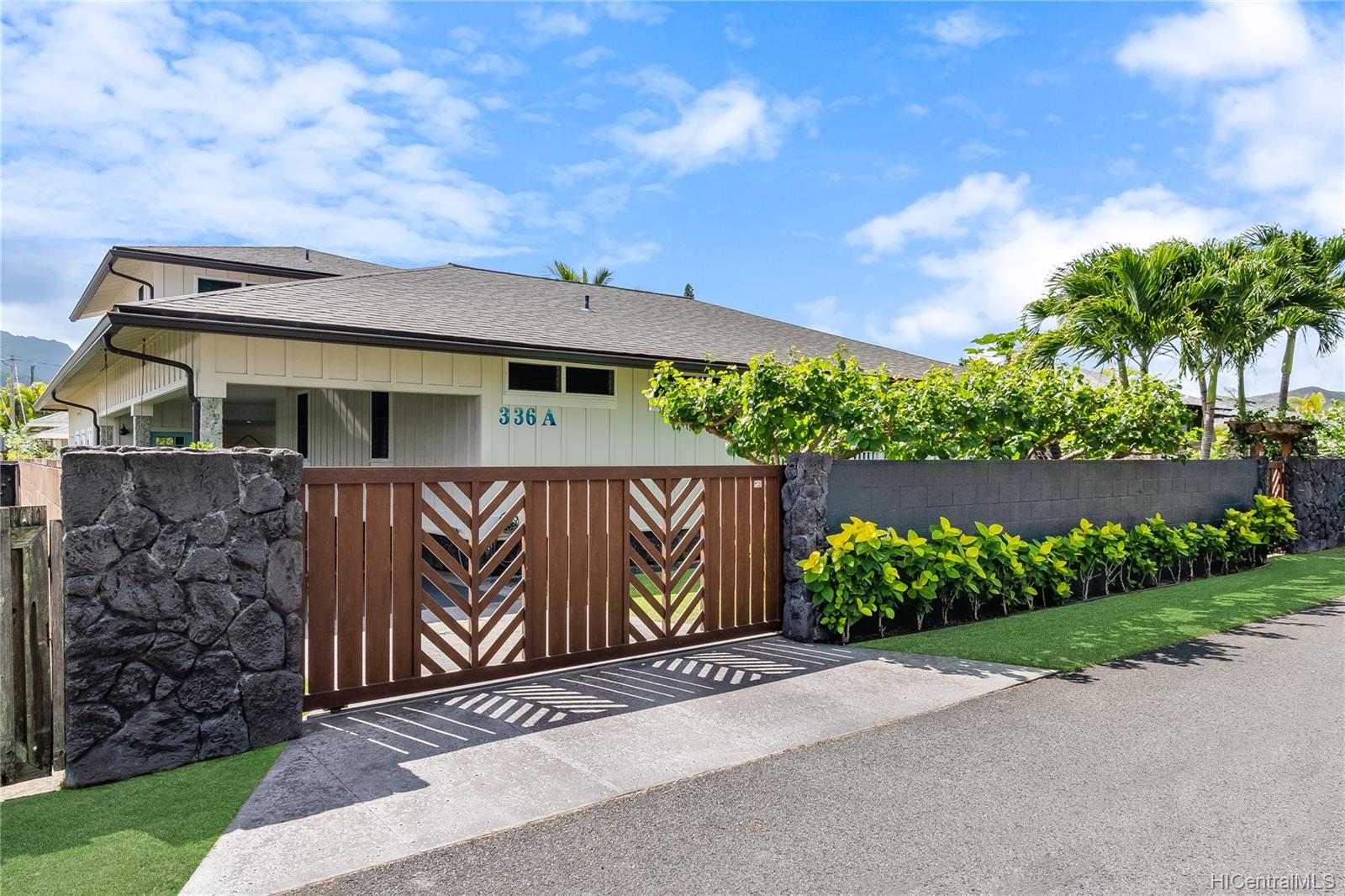 336 A Keaniani Street Kailua, HI 96734