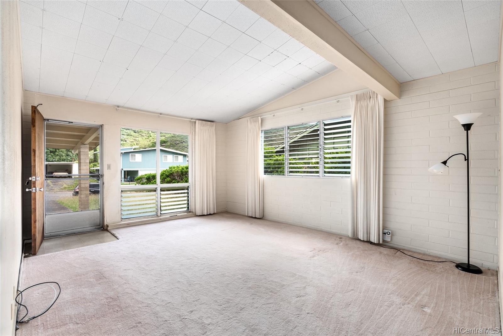 612 Ainapo Street Honolulu, HI 96825