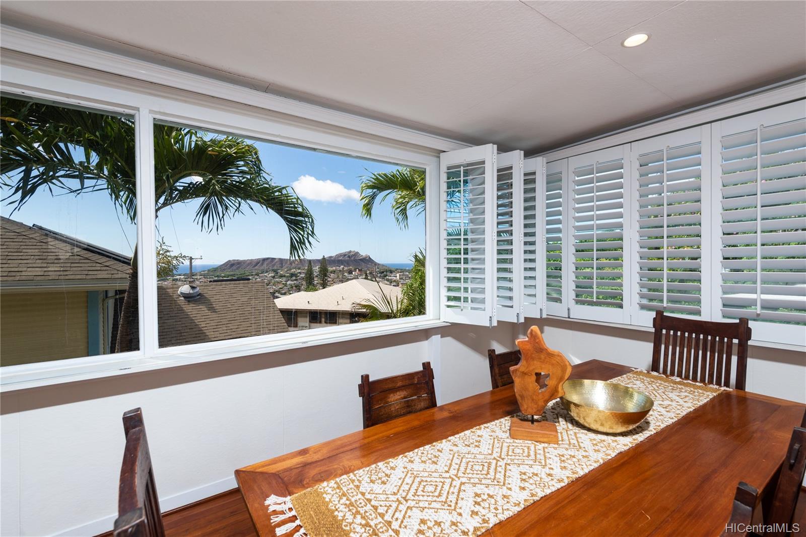 3860 Sierra Drive Honolulu, HI 96816