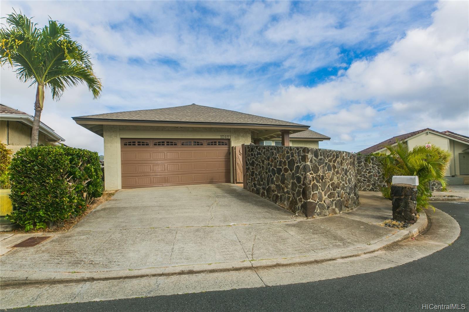 1048 Kaupaku Place Honolulu, HI 96825