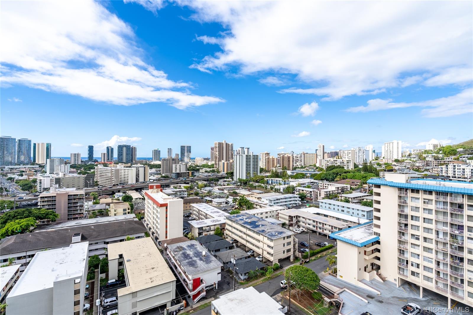 1556 Piikoi Street #1707, Honolulu, HI 96822