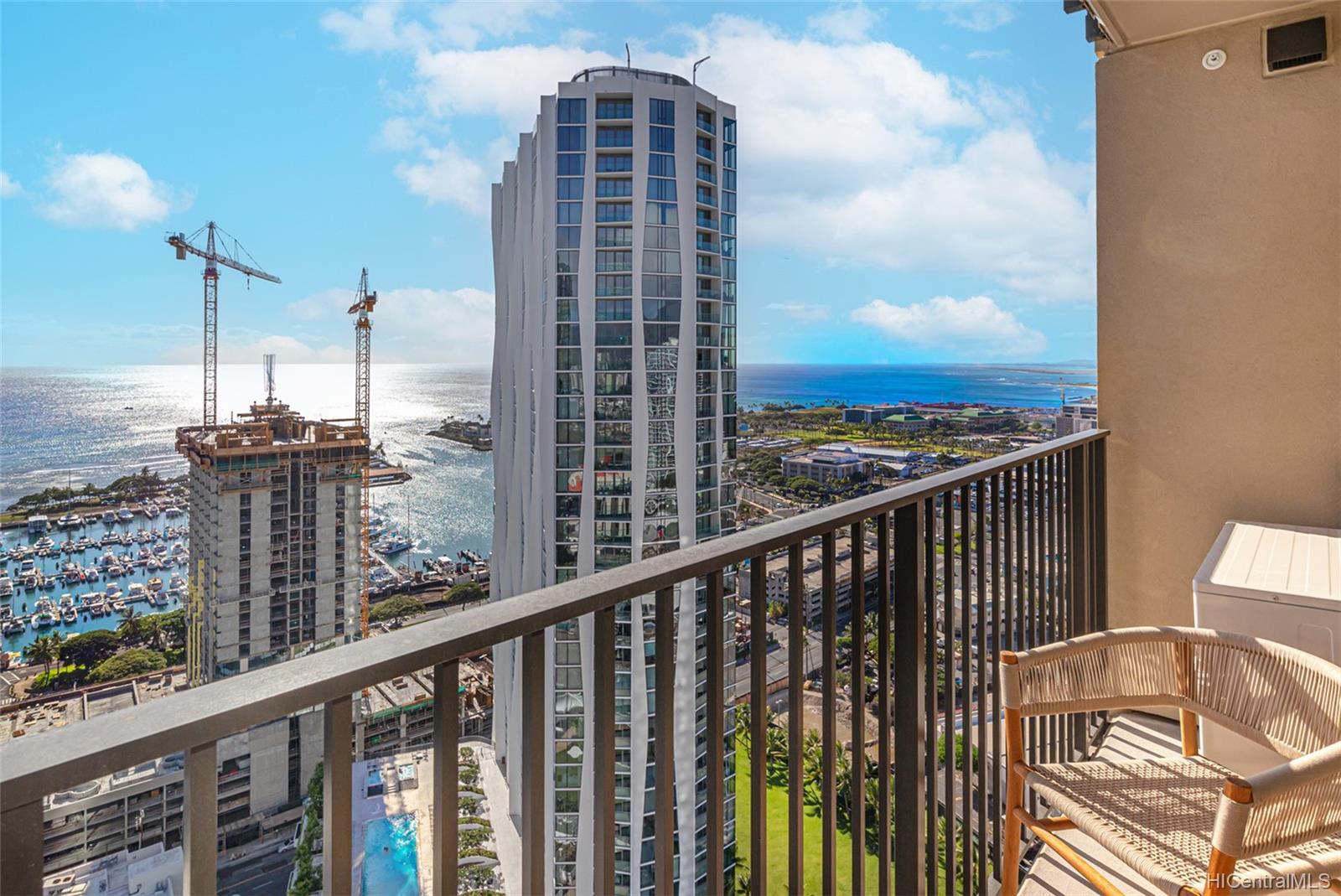 987 Queen Street #3202, Honolulu, HI 96814