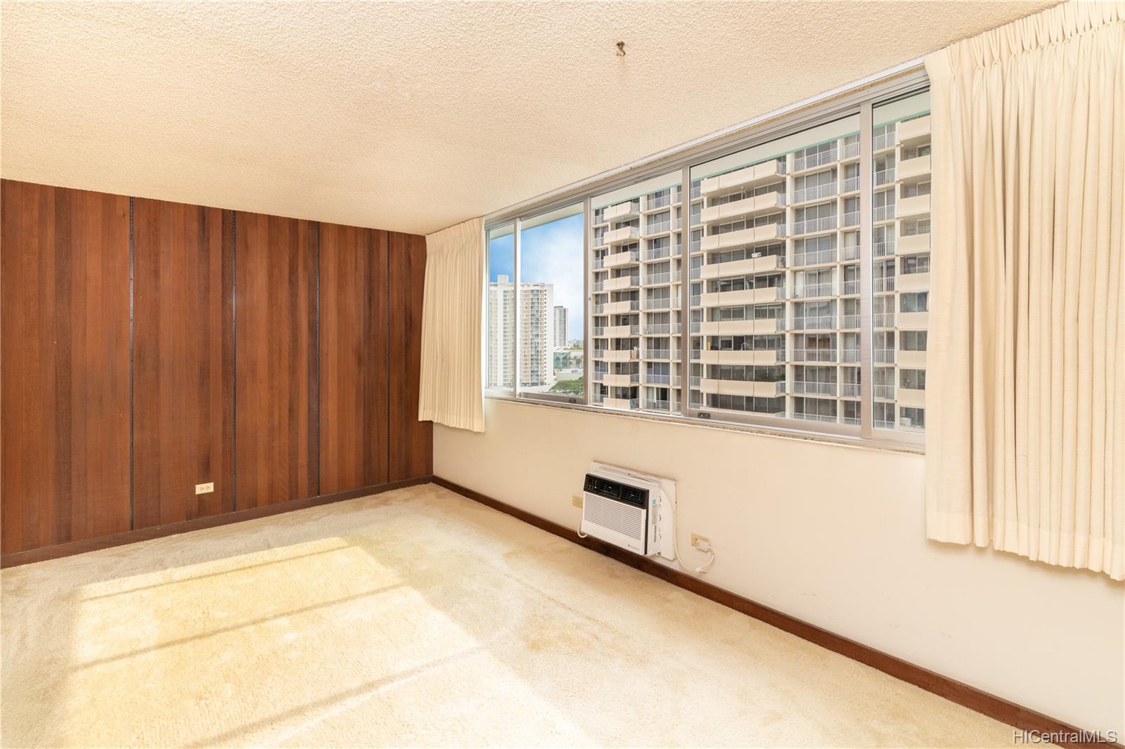 1560 Kanunu Street #1214, Honolulu, HI 96814