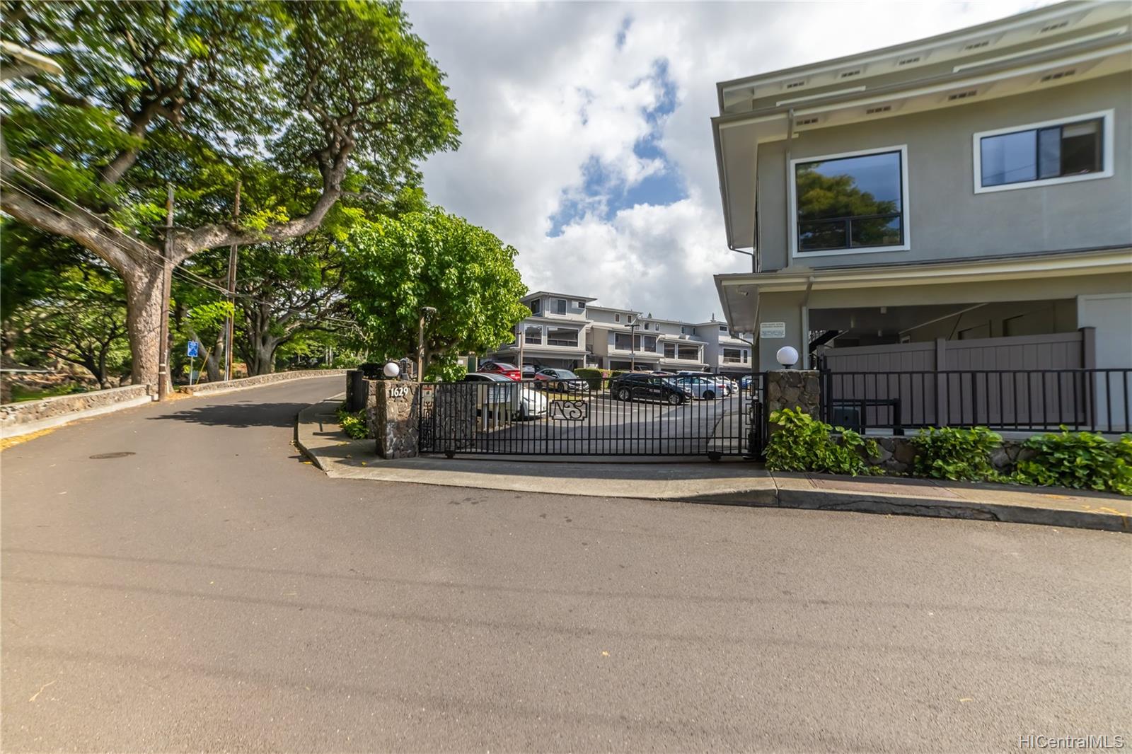 1629 Waikahalulu Lane #A114, Honolulu, HI 96817