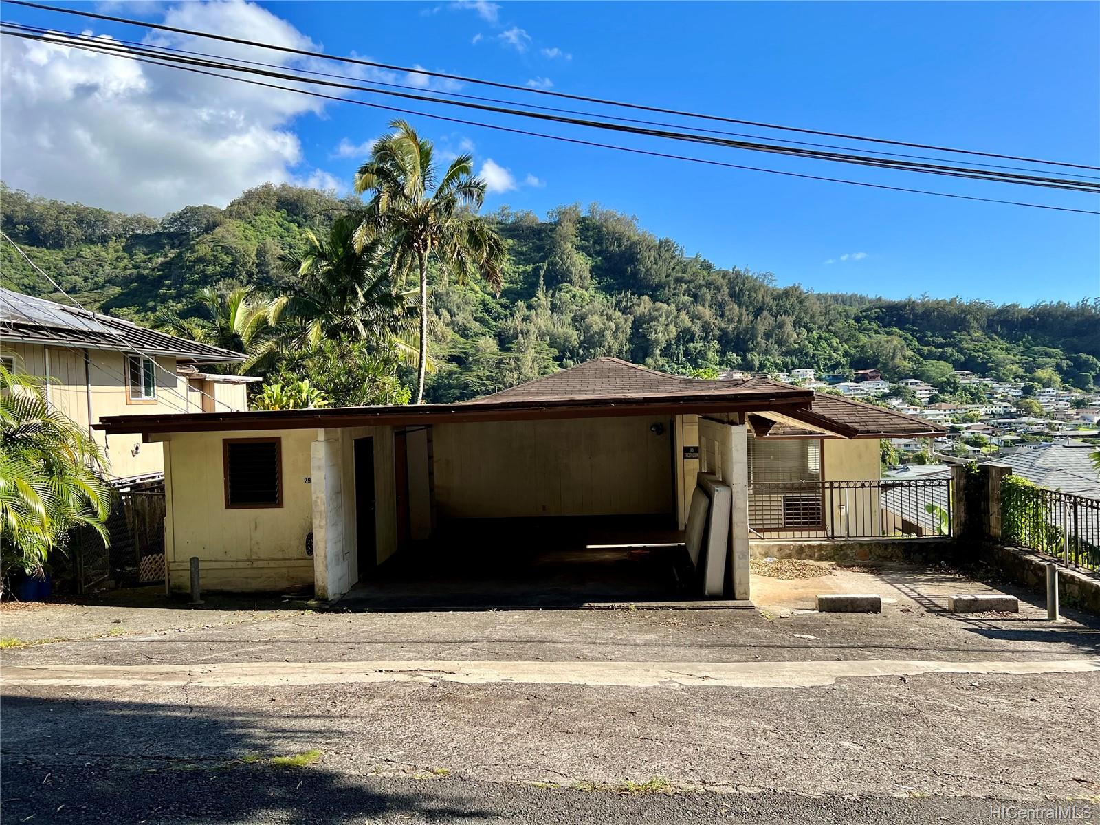 2947 Kuahiwi Way Honolulu, HI 96819