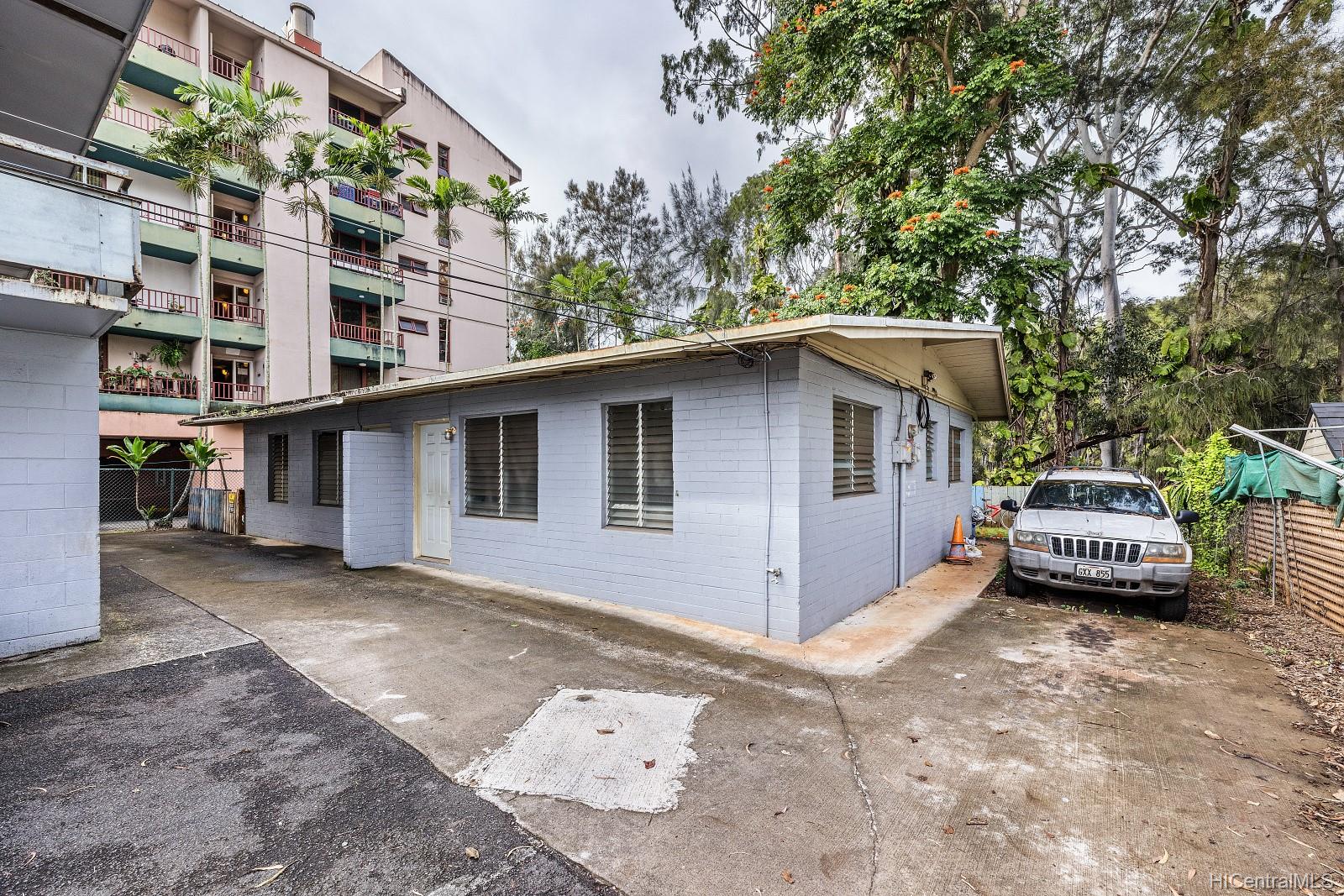 176 Wilikina Drive Wahiawa, HI 96786