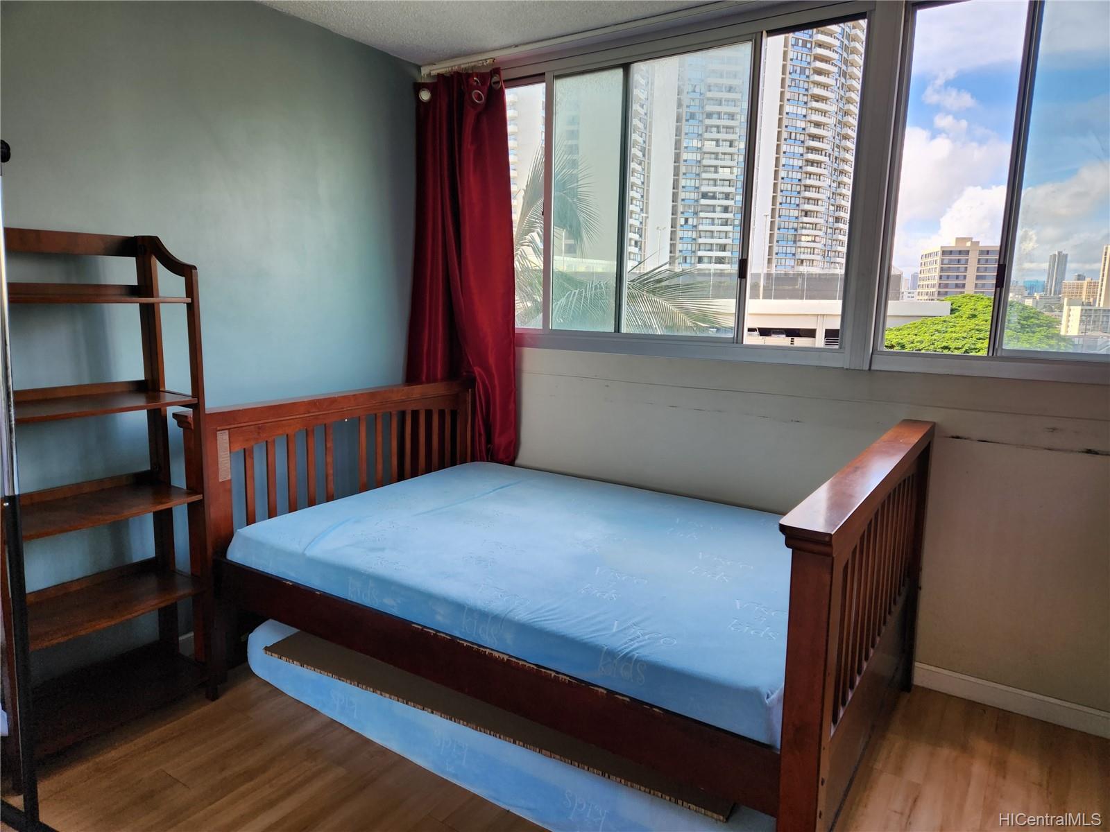 500 University Avenue #736, Honolulu, HI 96826