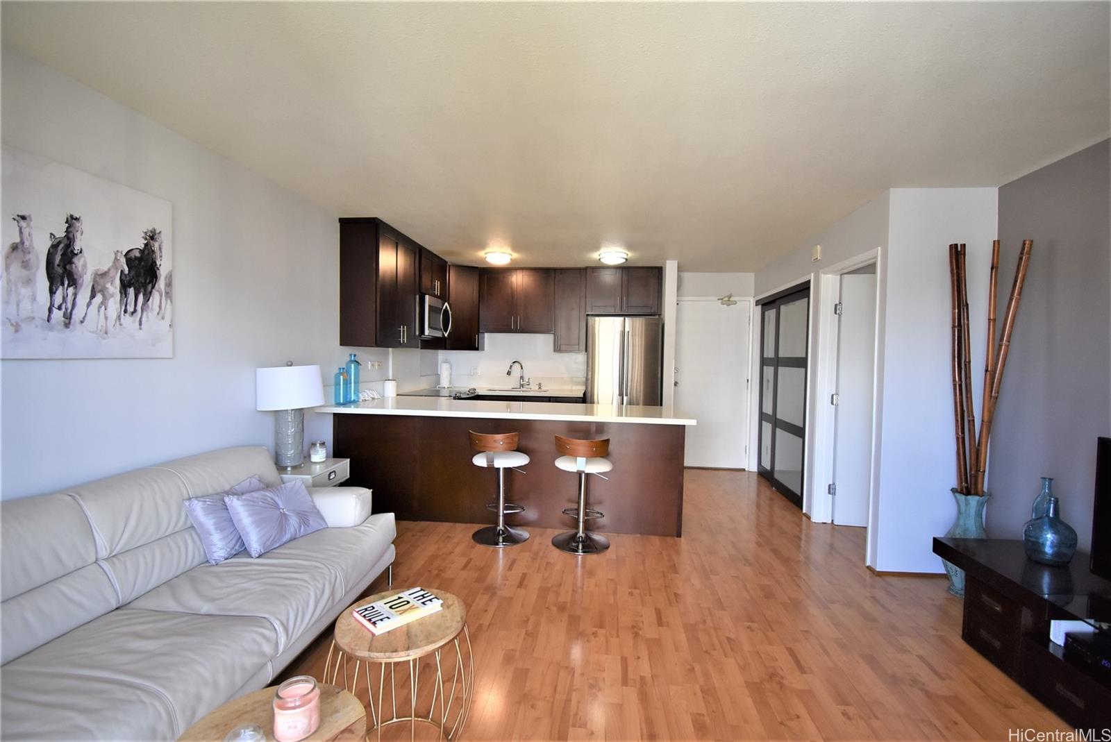 2140 Kuhio Avenue #2010, Honolulu, HI 96815