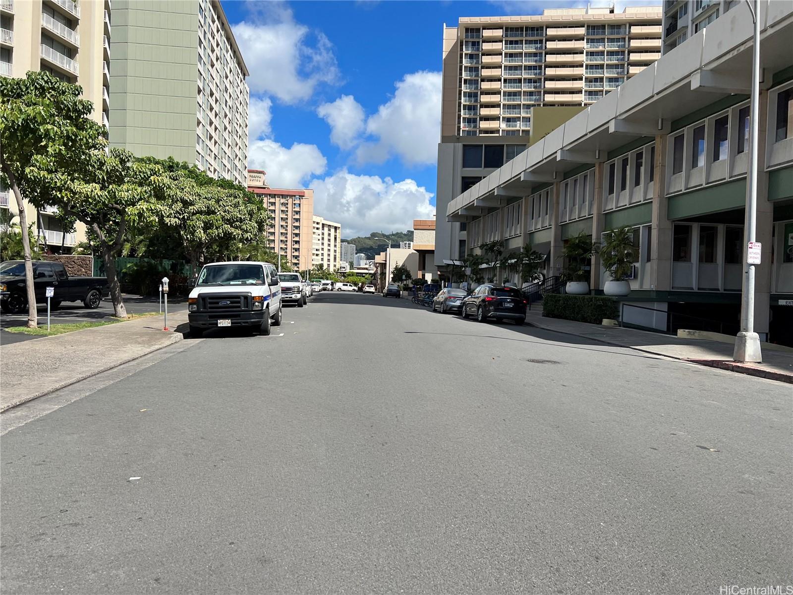 747 Amana Street #817, Honolulu, HI 96814