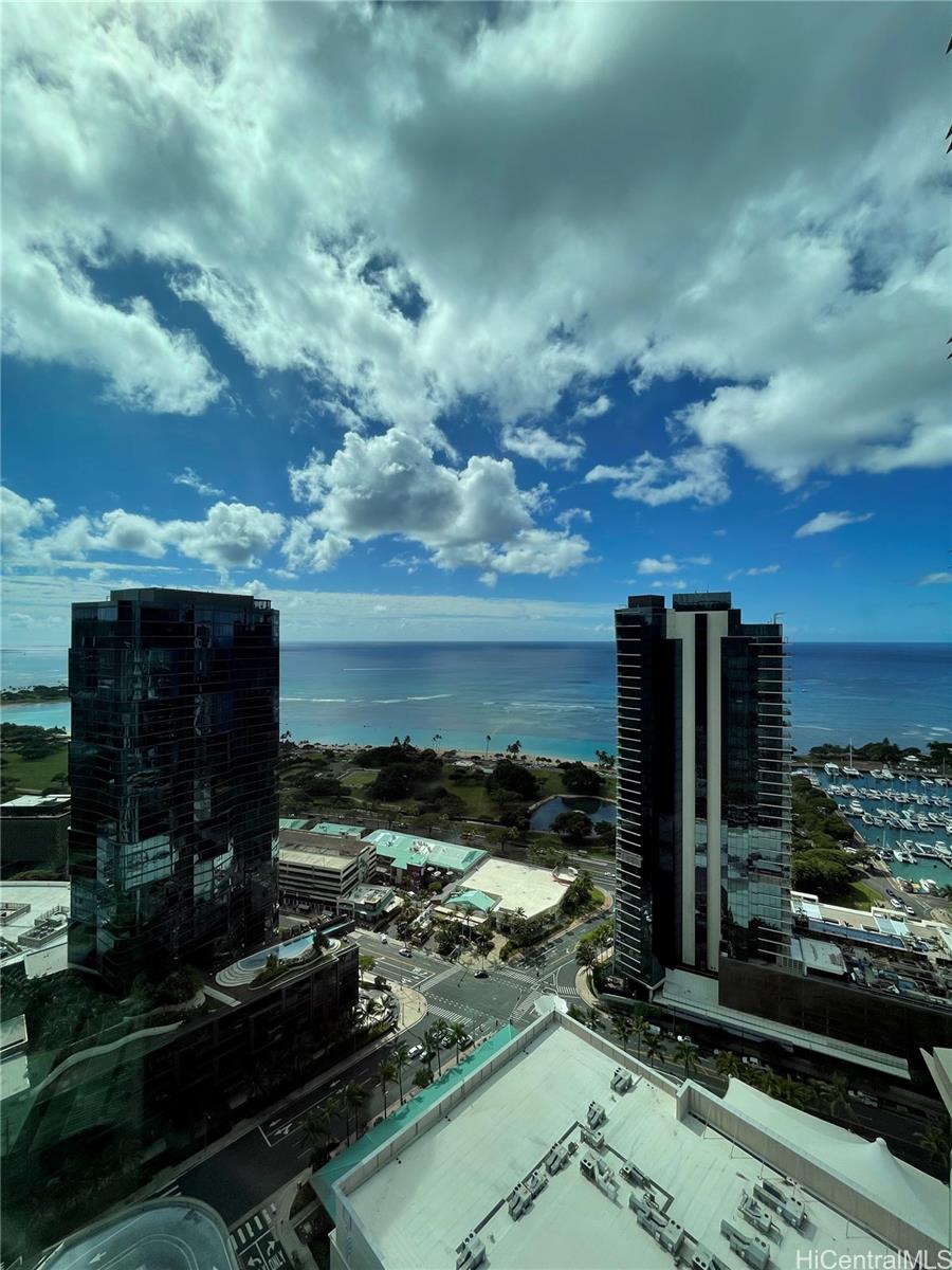 1001 Queen Street #3804, Honolulu, HI 96814