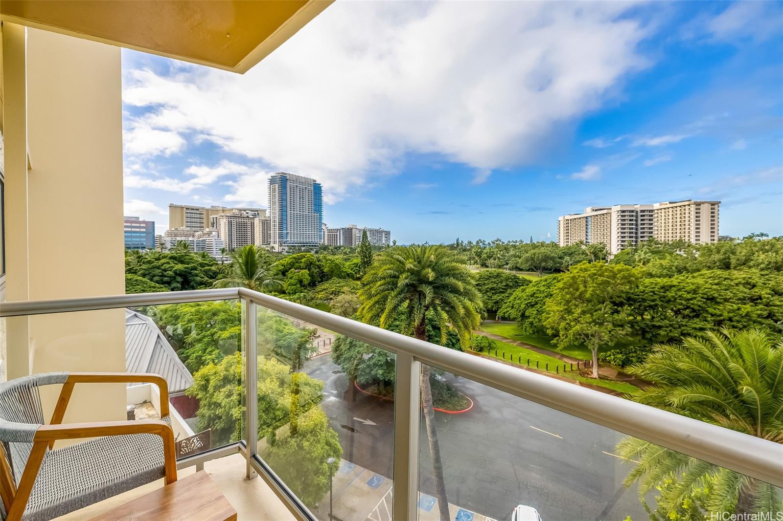 2045 Kalakaua Avenue #406, Honolulu, HI 96815