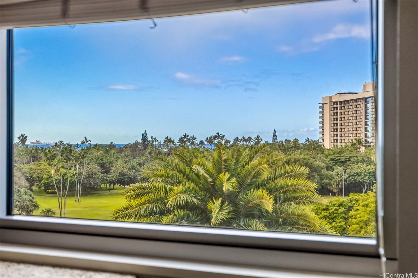 2045 Kalakaua Avenue #406, Honolulu, HI 96815