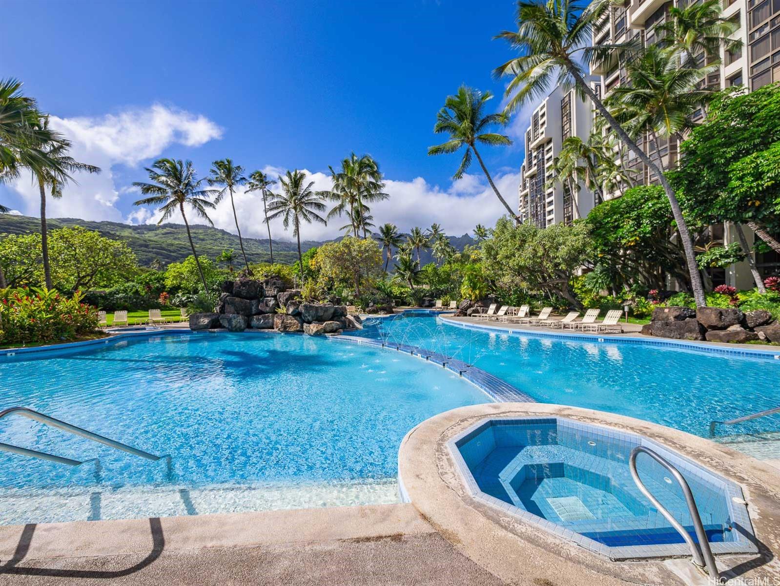 501 Hahaione Street #1/4F, Honolulu, HI 96825