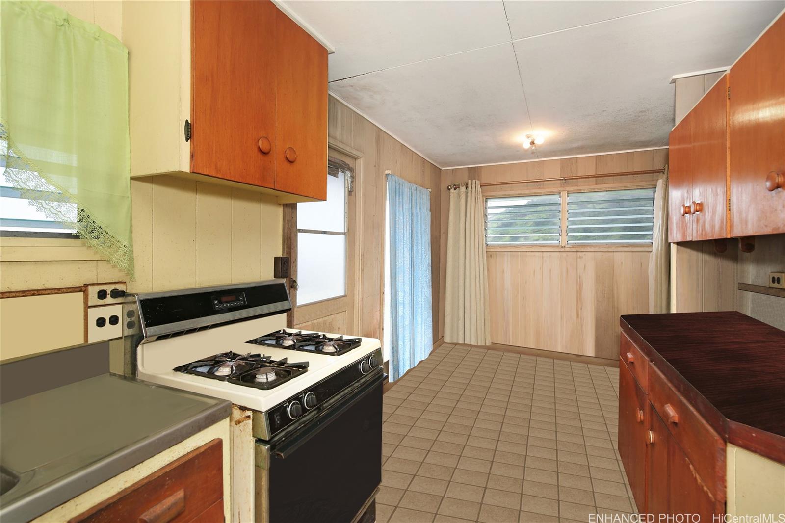 2671 Anuu Place #P, Honolulu, HI 96819