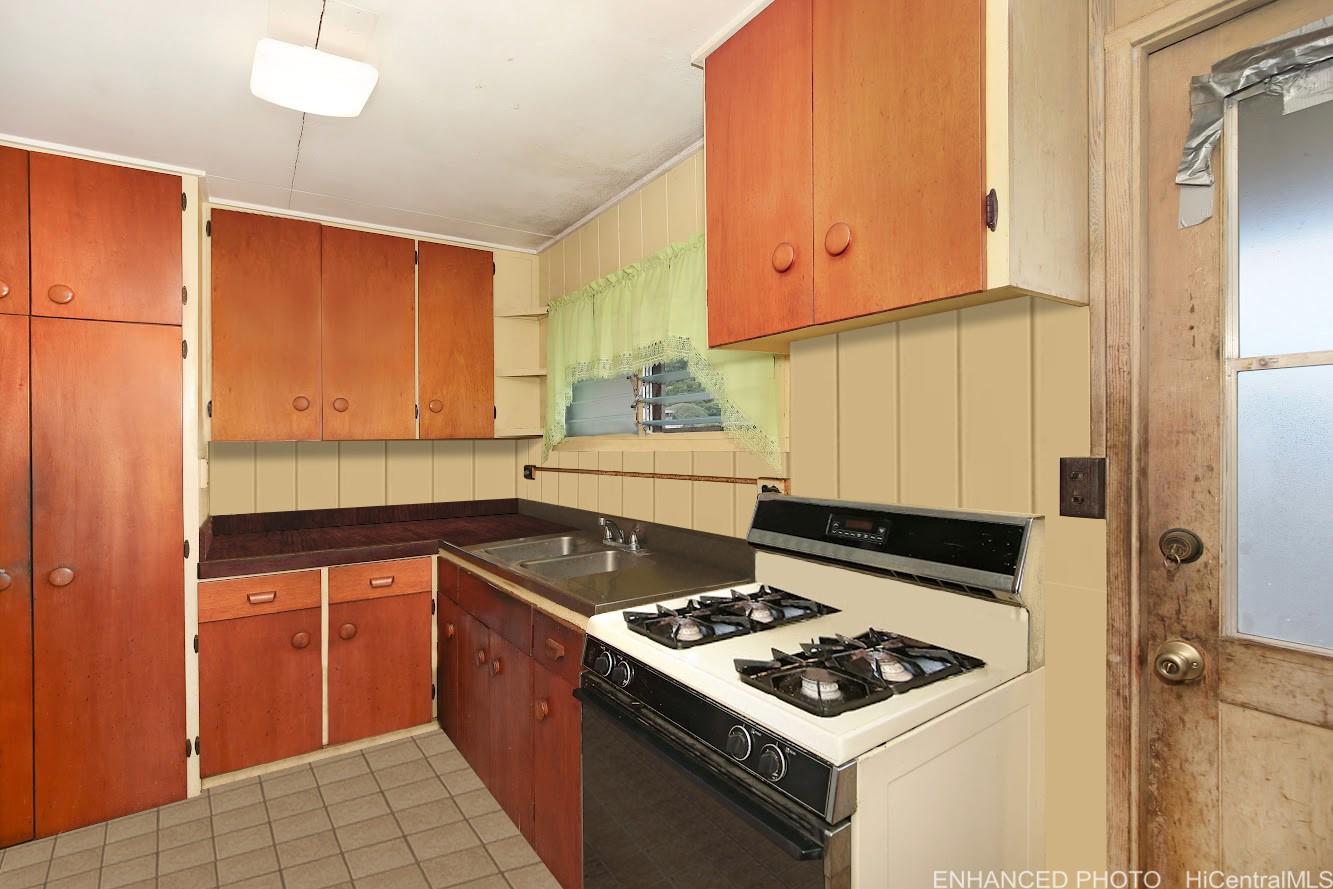 2671 Anuu Place #P, Honolulu, HI 96819