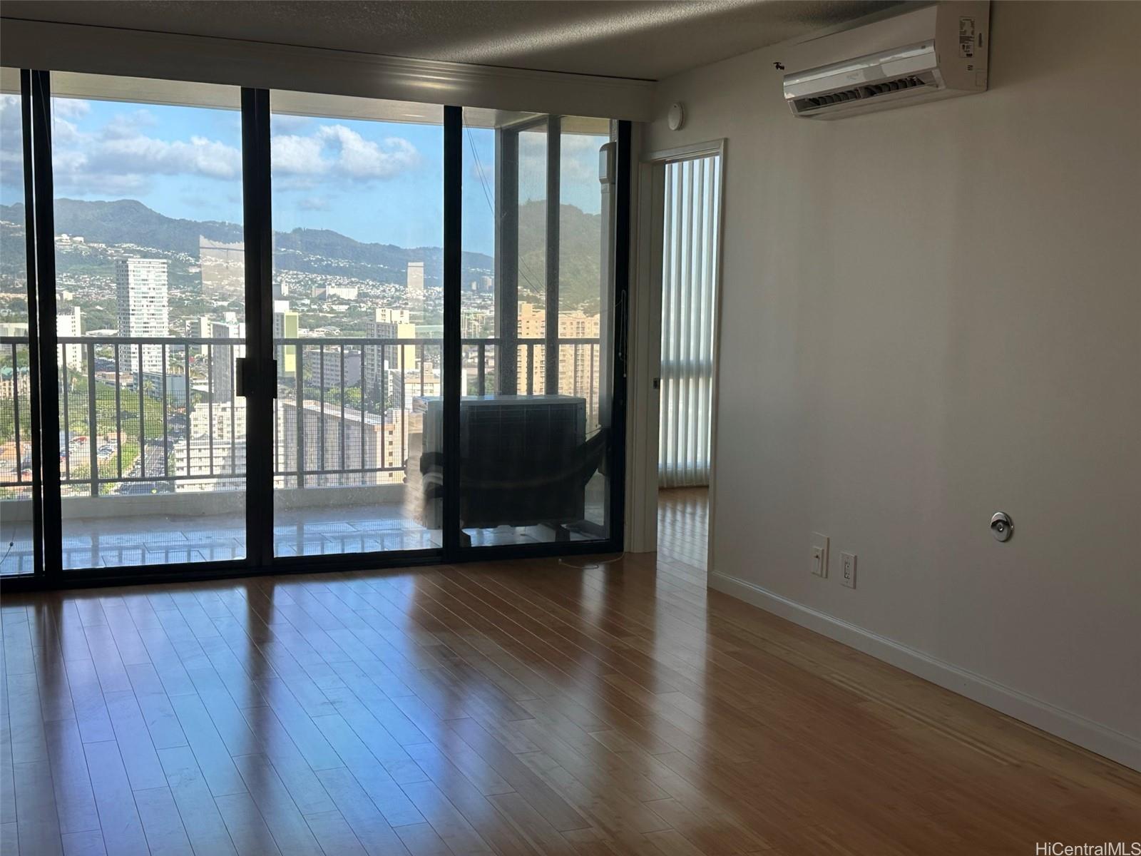 990 Ala Nanala Street #27A, Honolulu, HI 96818