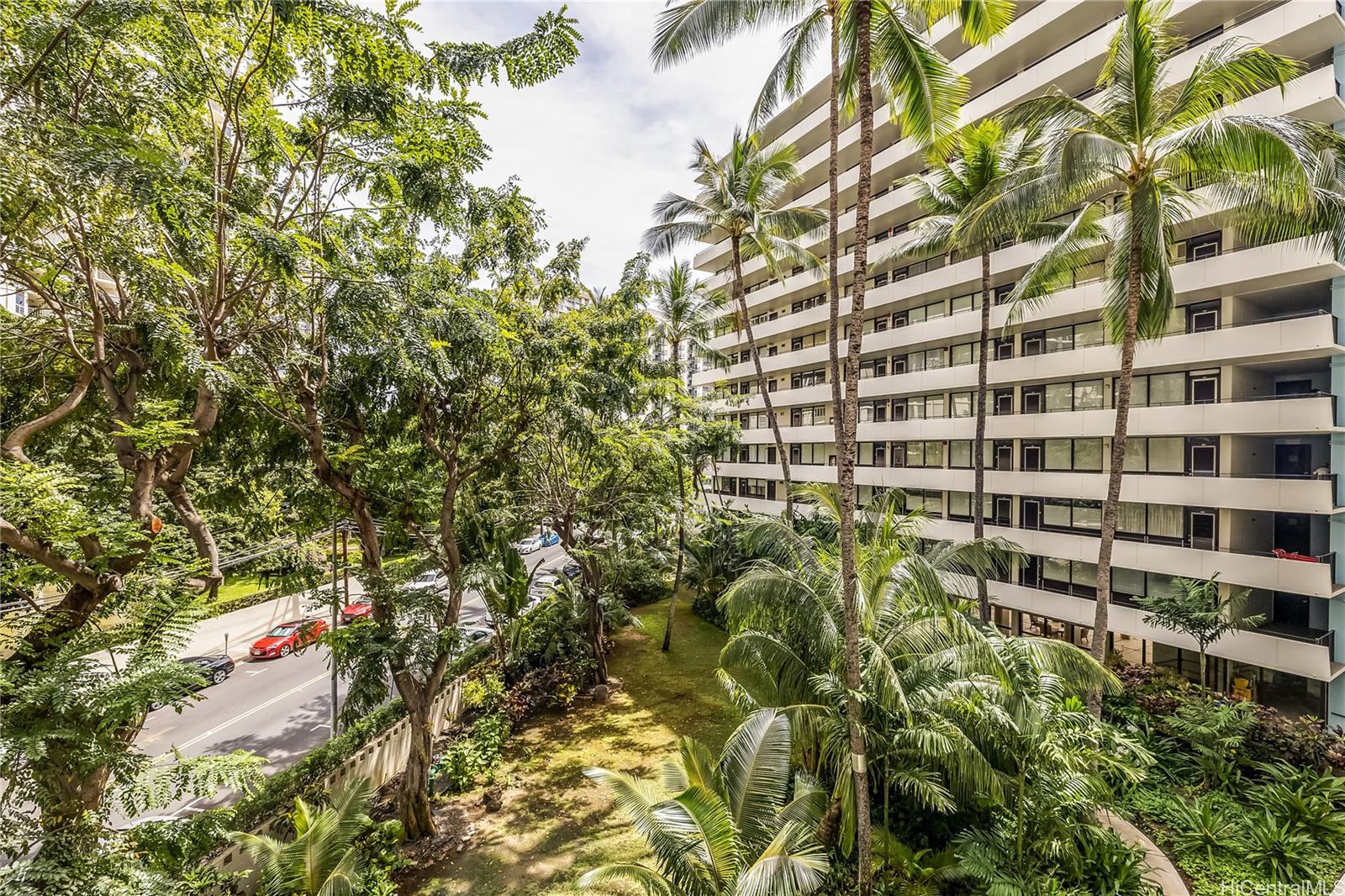 425 Ena Road #406C, Honolulu, HI 96815