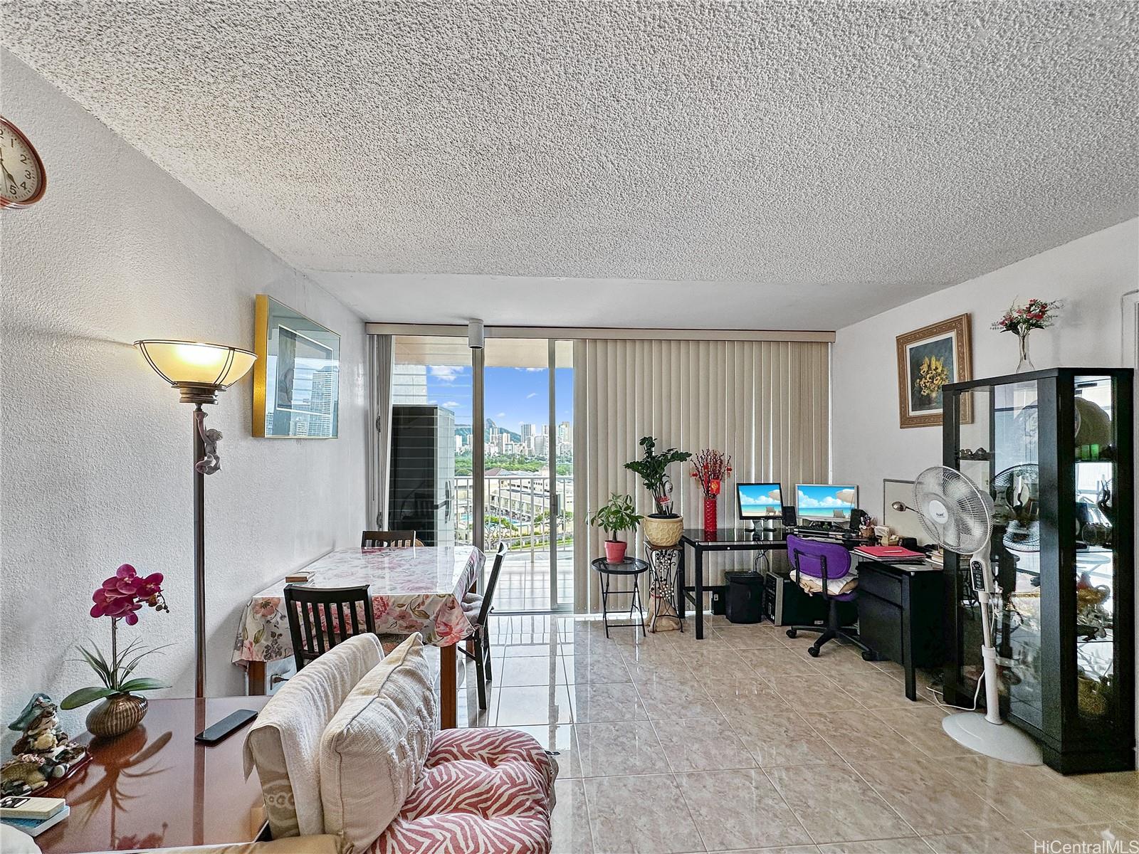 2439 Kapiolani Boulevard #1103, Honolulu, HI 96826