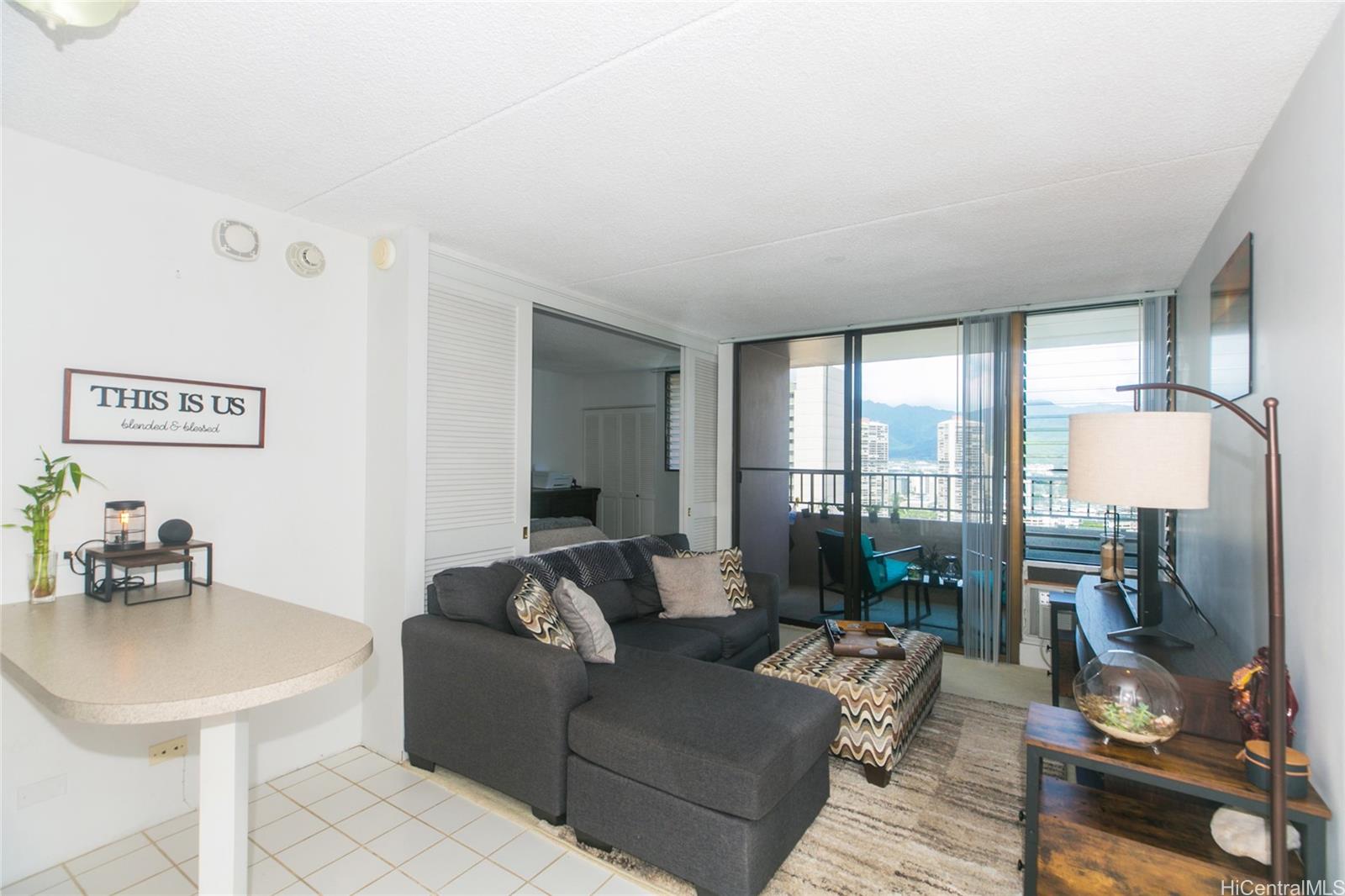 2240 Kuhio Avenue #2402, Honolulu, HI 96815