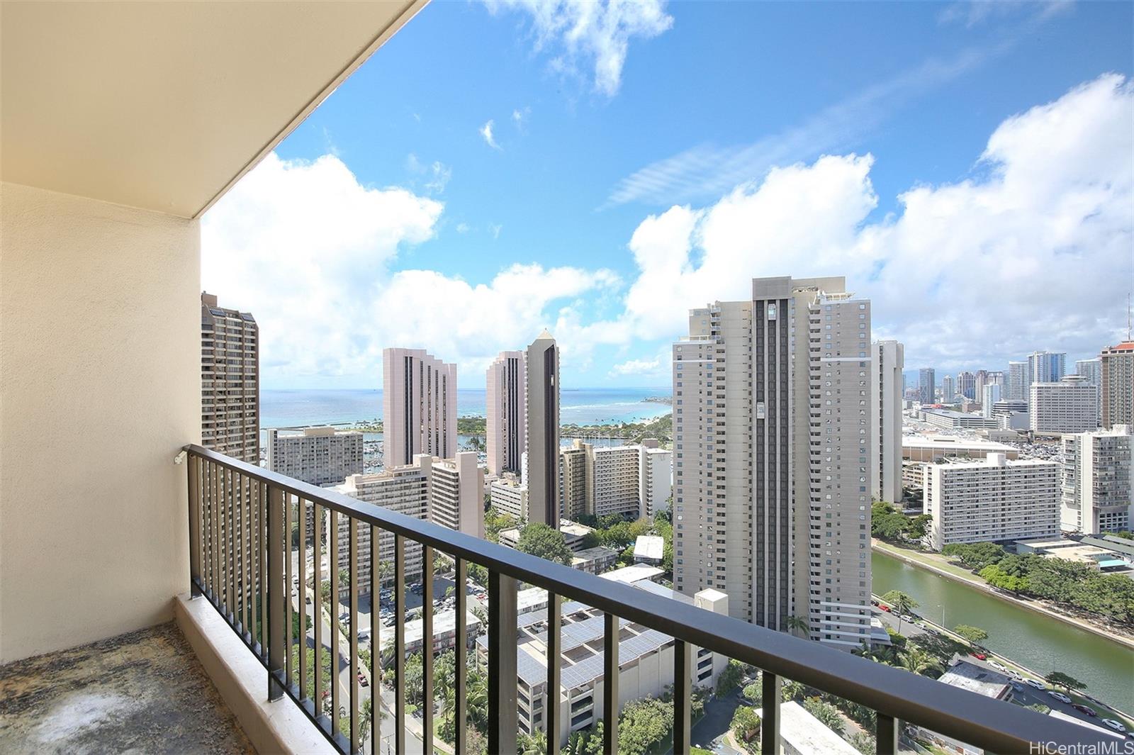 411 Hobron Lane #3204, Honolulu, HI 96815