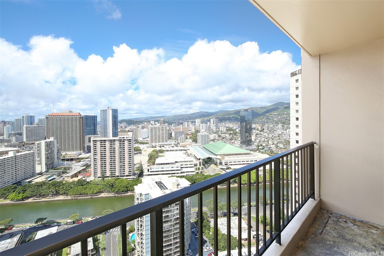 411 Hobron Lane #3204, Honolulu, HI 96815