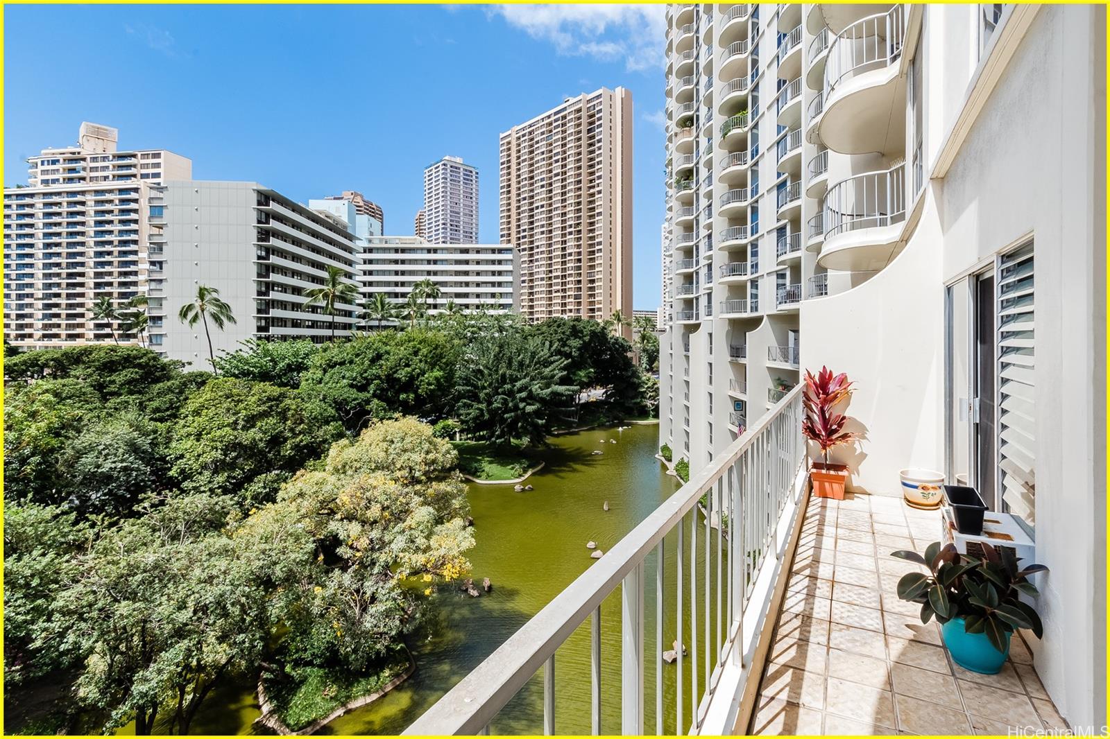 469 Ena Road #609, Honolulu, HI 96815